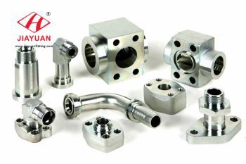 Raccords à bride hydraulique